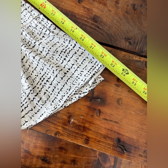 Tarte blouse V-neck bell sleeves black abstract print women’s M - Picture 10 of 10